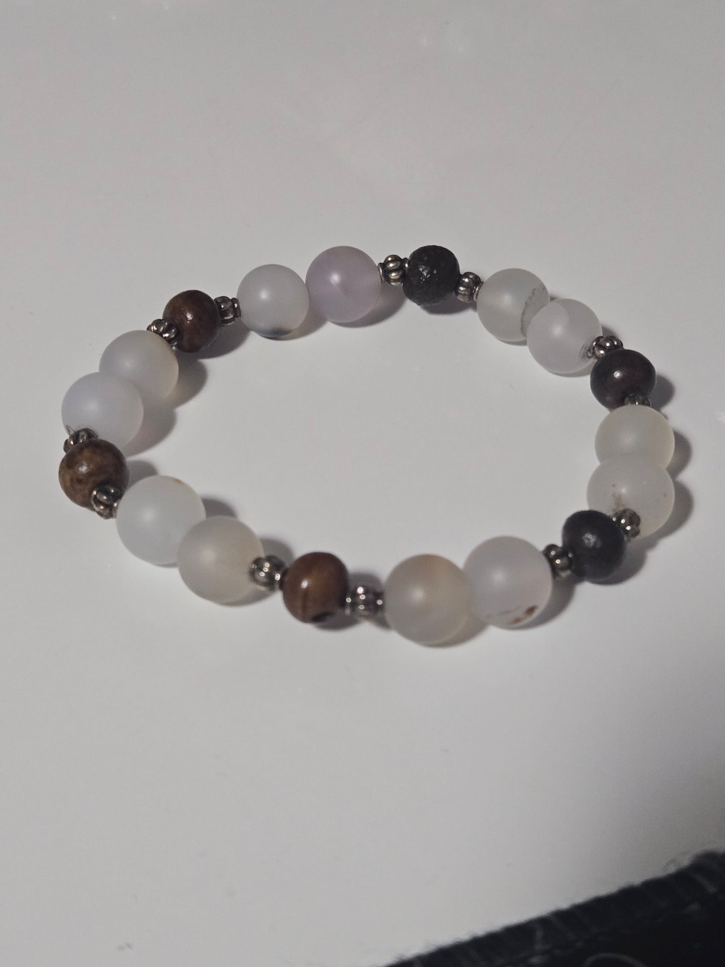Frostwood Balance Bracelet – Matte Agate & Polished Wood Harmony