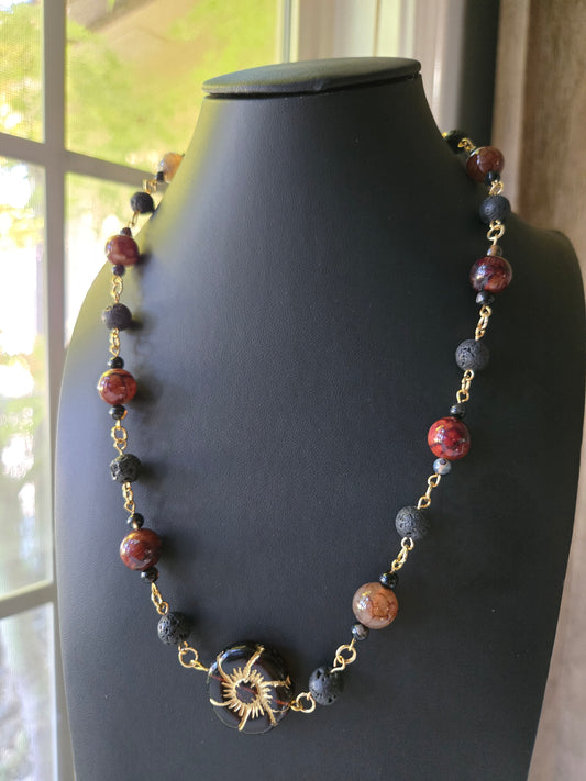 Solar Vein Necklace – Golden Sun & Volcanic Agate Chain
