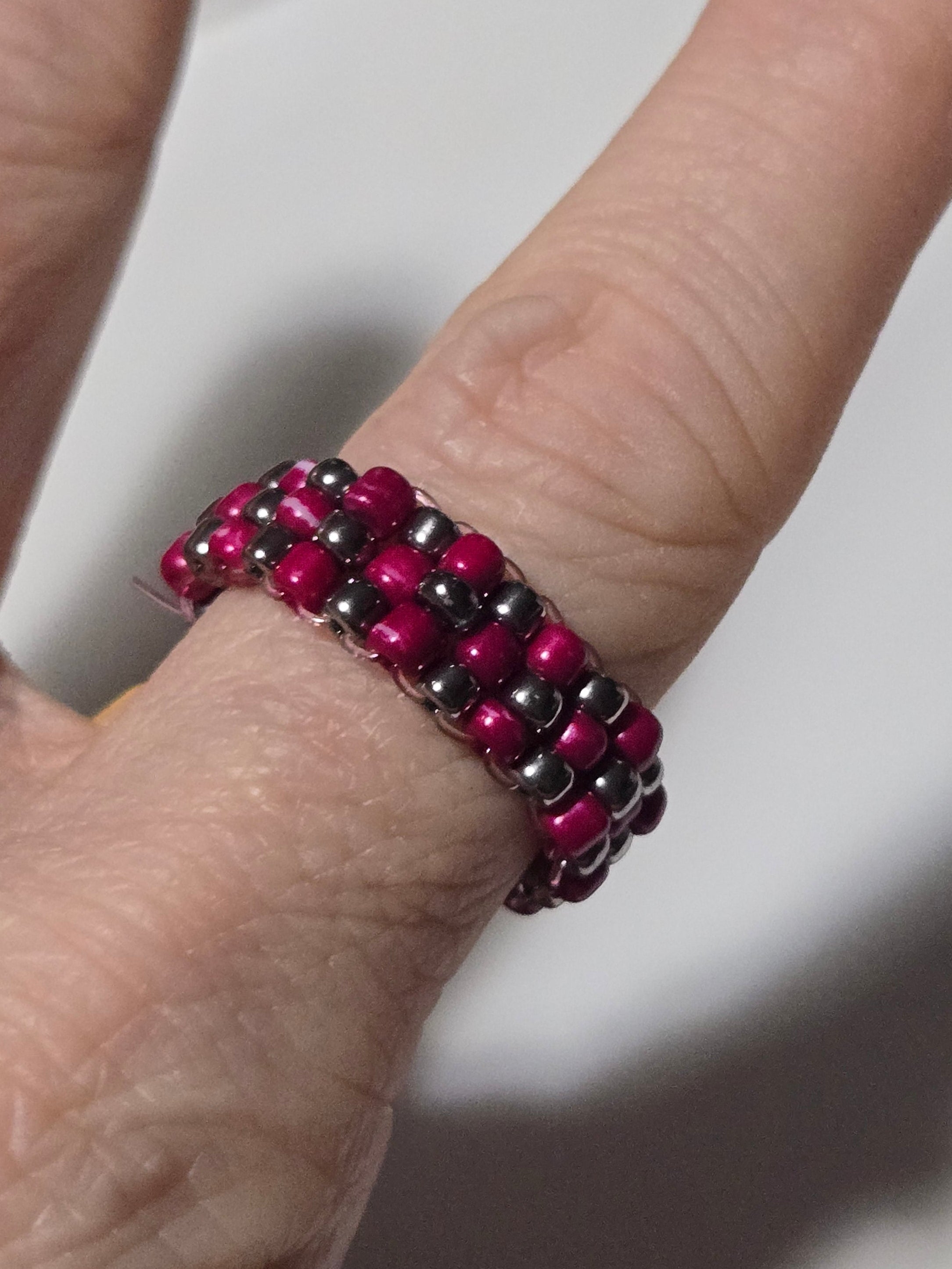 💗 Crimson Weave Ring