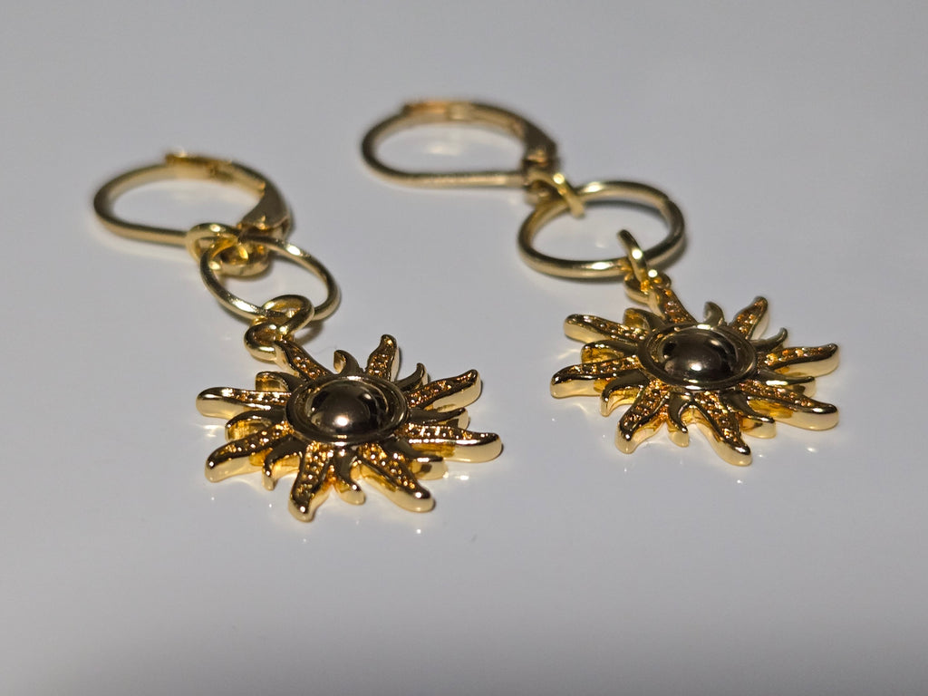Golden Solar Radiance — Sun Earrings